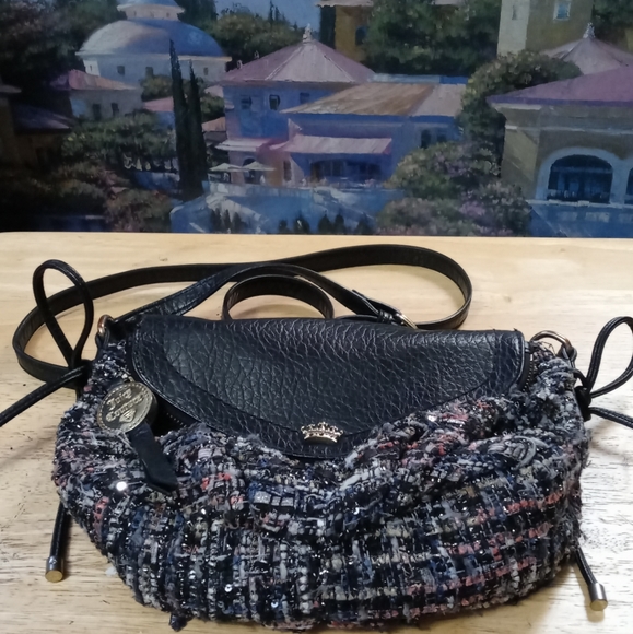 🆕Juicy Couture Traveler Flap Crossbody Bag.🎒Wide Zip Pocket,Tweed&Leather. - Picture 10 of 12